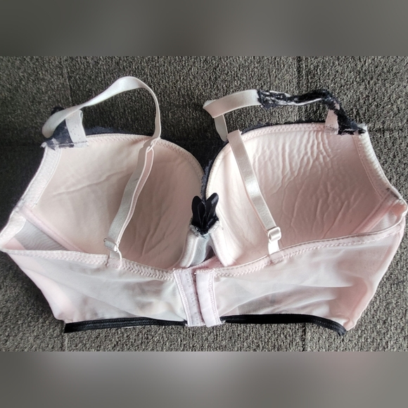 Sophie B. bra in size 36C. - Picture 2 of 3